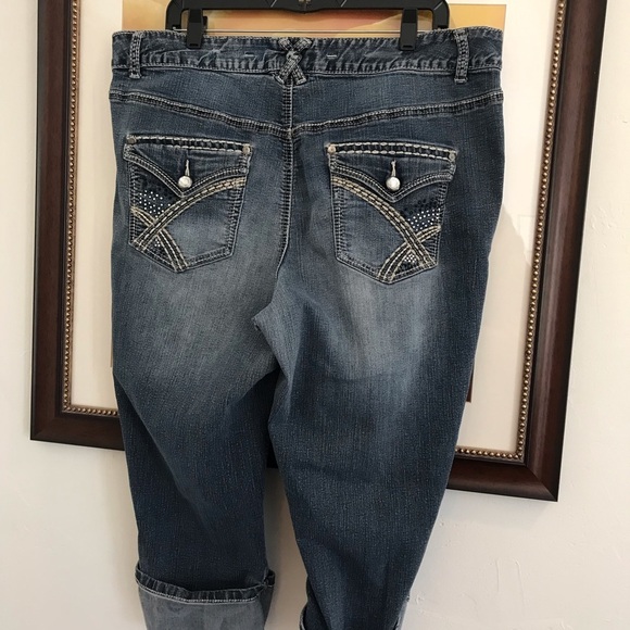 Bling Capris - Picture 3 of 7